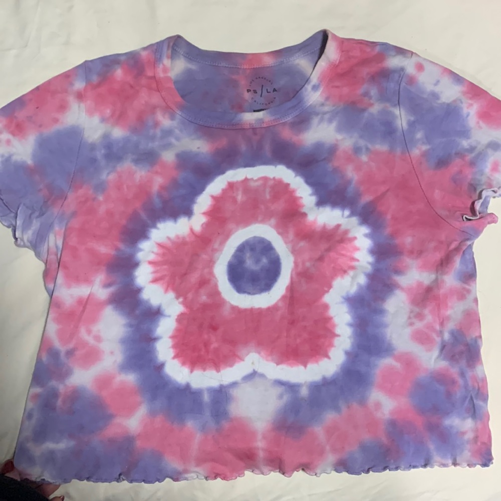 Cropped Tie-dye Flower Shirt
